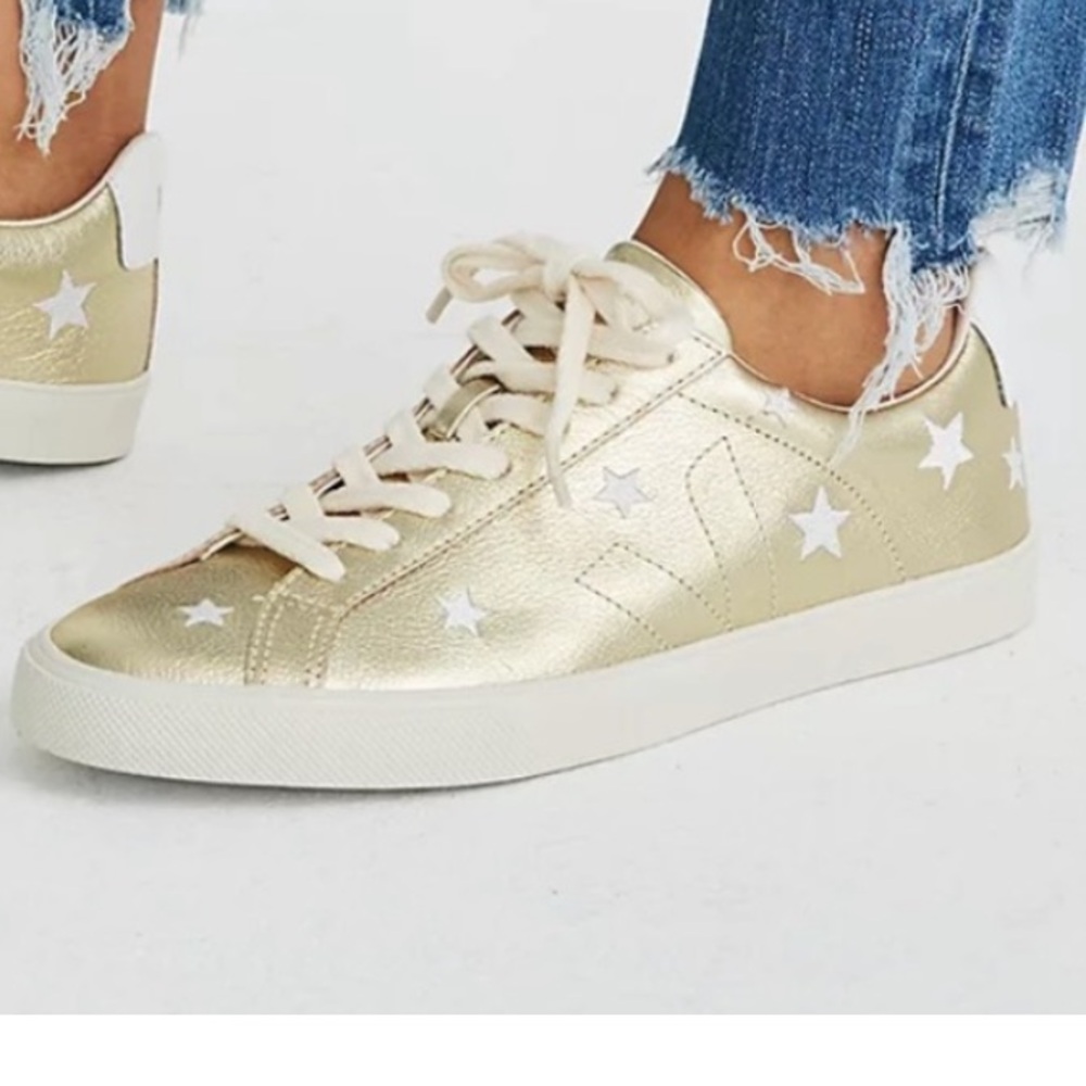 VEJA ✨ Esplar Low Sneakers Star-Embroidered Gold Leather (Sz 38)